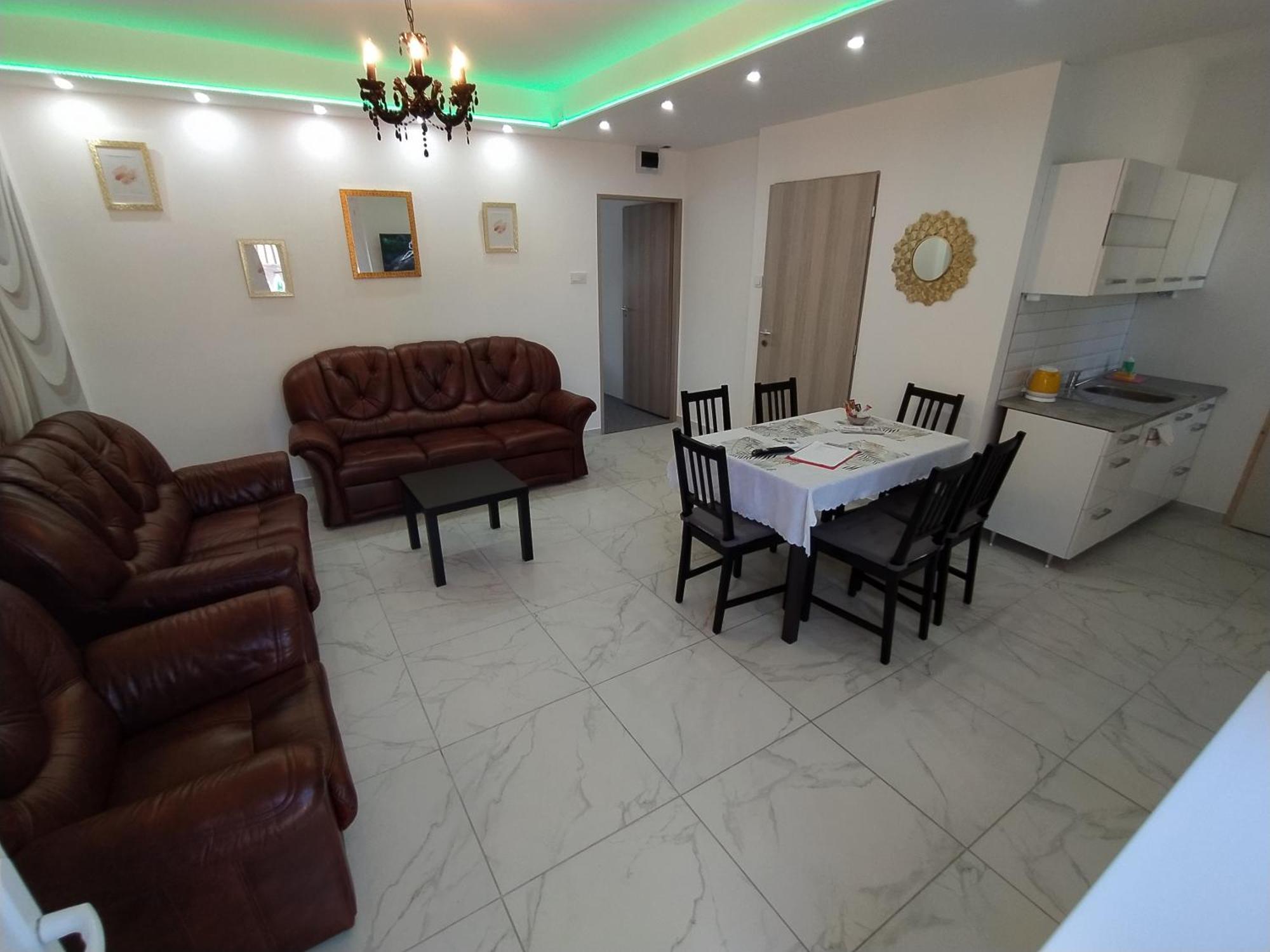 Emmabella Apartmanok Eger Phòng bức ảnh